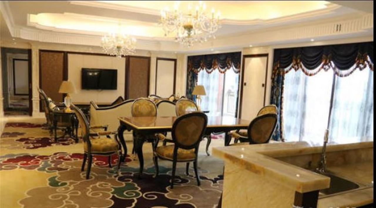 Chishui  Jinqian Jiahua International Hotel מראה חיצוני תמונה