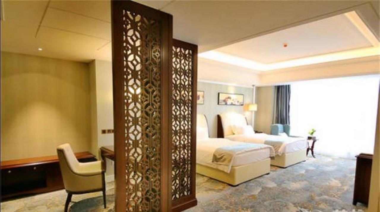 Chishui  Jinqian Jiahua International Hotel מראה חיצוני תמונה